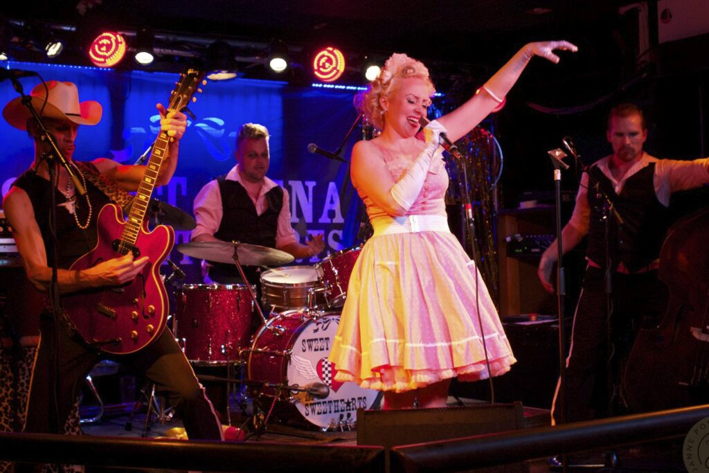 Jeena & Sweethearts yhtye