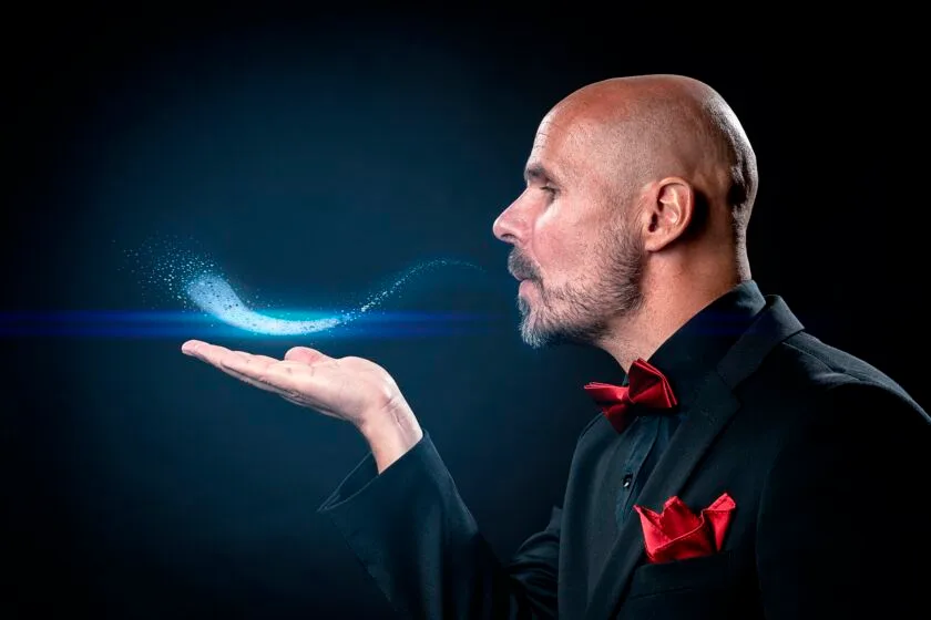 Magician Roope Ylitalo