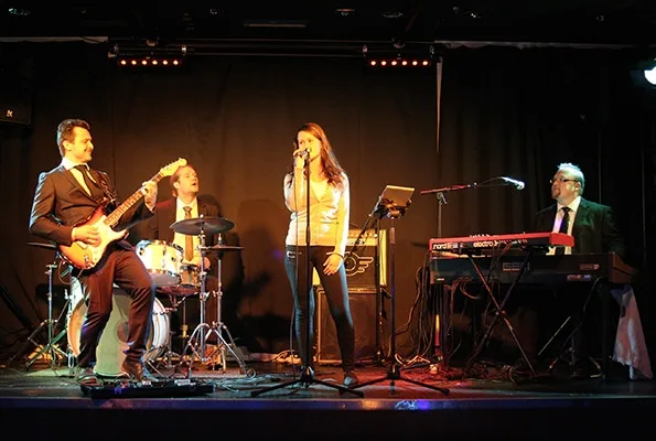 Livekaraoke, bändikaraoke, Open mic