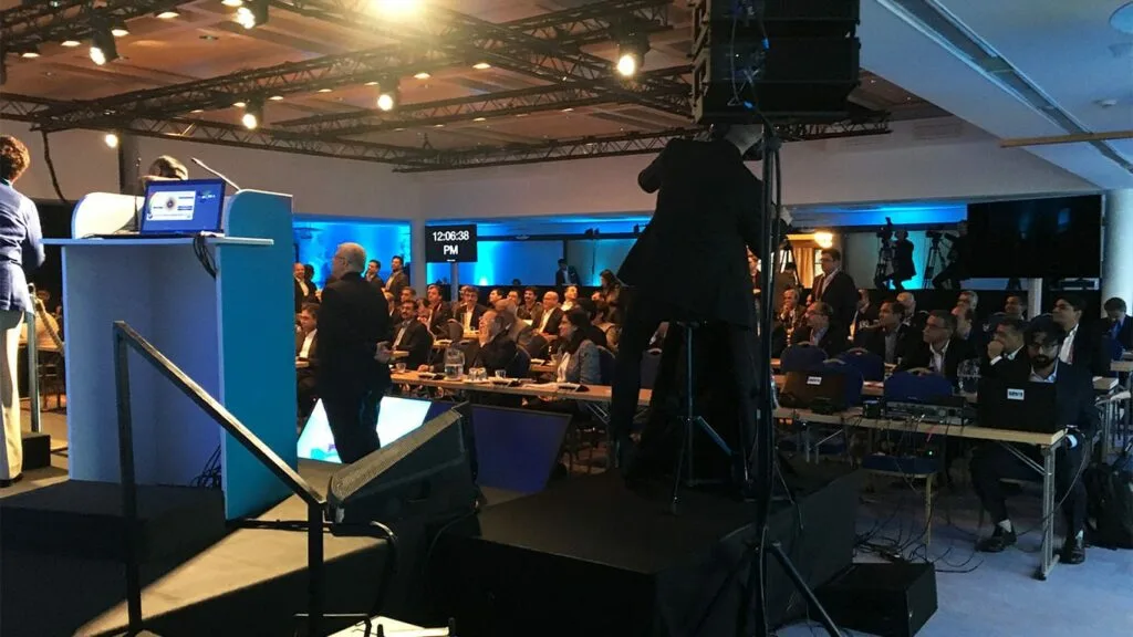 M101-konferenssin kulisseissa, Mahindra Group