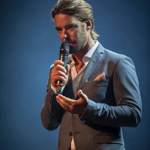 Host Mikko Leppilampi