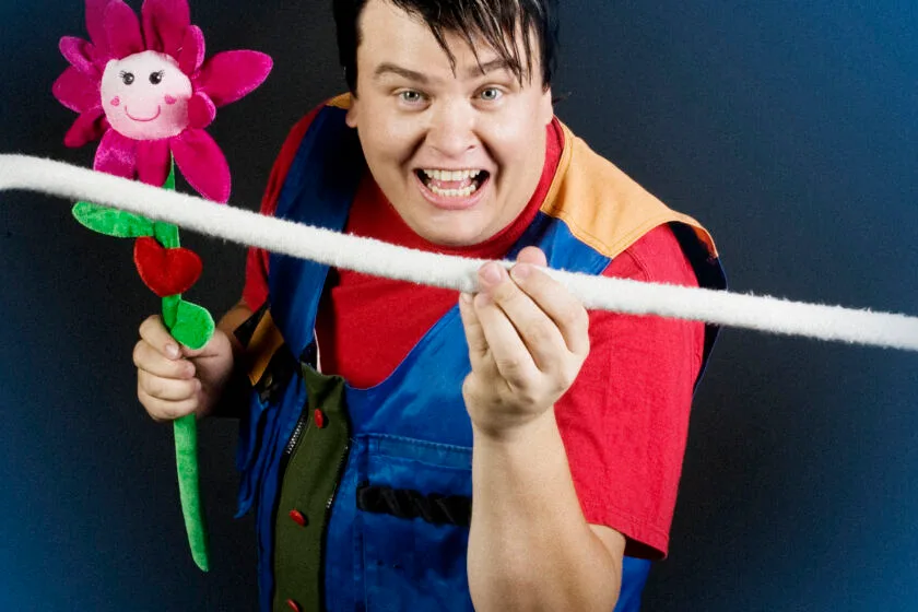Children's magician JiiPee Pirinen