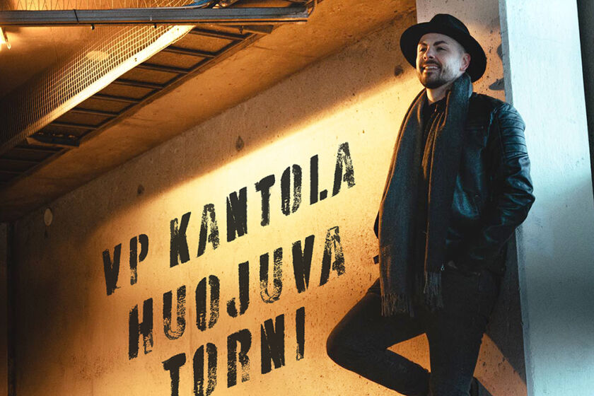 VP Kantola, Huojuva torni, singlen kansi.