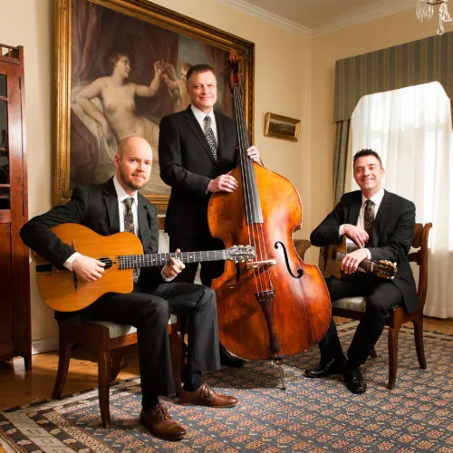 Wanha Swengi, a jazz and swing band.