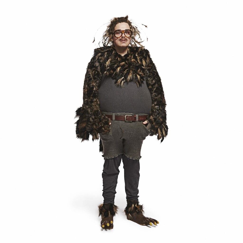 Antti Tuomas Heikkisen Yölintu, sketsihahmo,